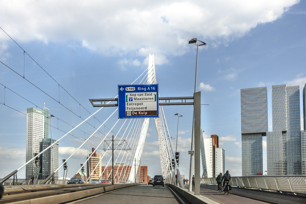 Fotograf holland Rotterdam Erasmusbruecke Staße Auto 2