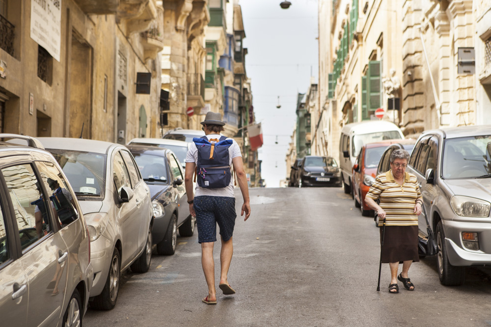 Blick Valletta Malta Altstadt Weltkulturerbe Meer Stadtmauer Hafen Fort Hellolulu Kamera Kamerarucksack Fototasche Designstraps Rucksack Fotorucksack Travel Photographer reisefotograf Hochzeitsfotograf Frankfurt