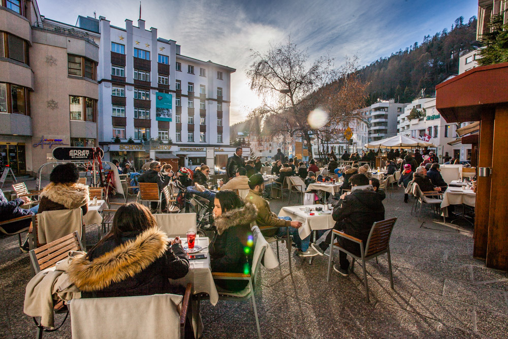 St Moritz Engadin Schweiz Jet Set Winter Cafe Alpen Wintersonne Champagner